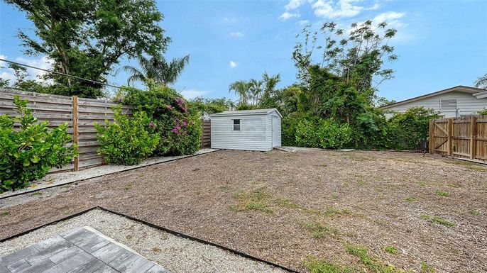 Backyard, Exterior