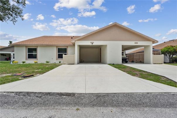 Attached, Exterior, Facade, Ranch
