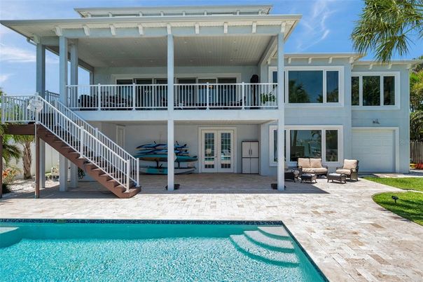 Exterior, Pool