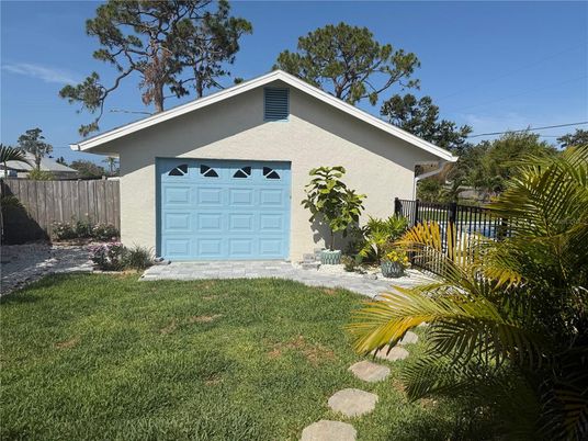 Detached Garage, Exterior