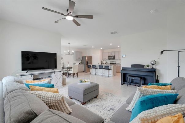 Dining room, Interior, Kitchen, Living room, Pendant Lights, Recessed Lighting, Stainless Steel Appliances