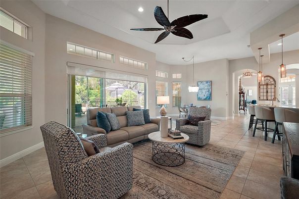 Interior, Living room, Pendant Lights, Recessed Lighting