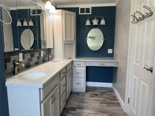 Bathroom, Dual Sink Vanities, Interior, Wood Texture Flooring