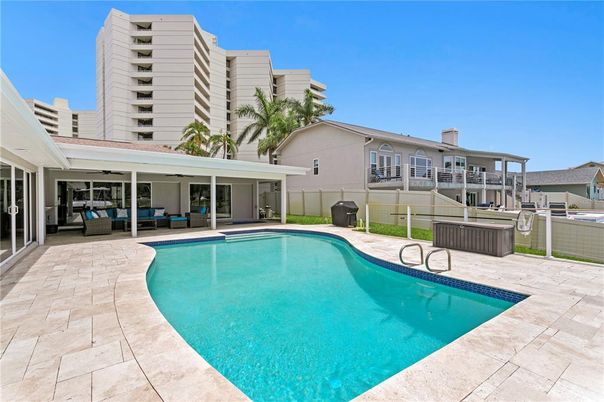 Exterior, Hot Tub, Pool