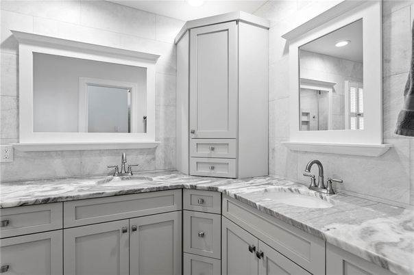 Bathroom, Interior, Recessed Lighting