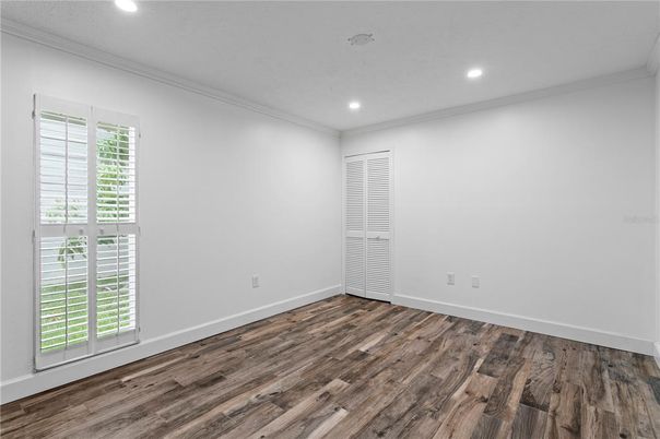 Empty room, Interior, Recessed Lighting, Wood Texture Flooring