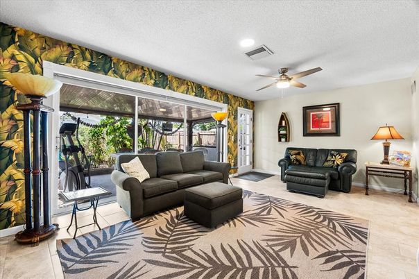 Fitness Equipment, Interior, Living room, Recessed Lighting