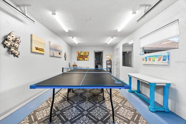Game Room, Interior