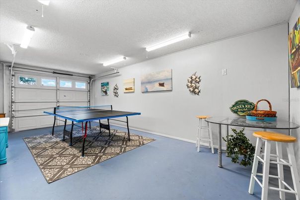 Game Room, Interior