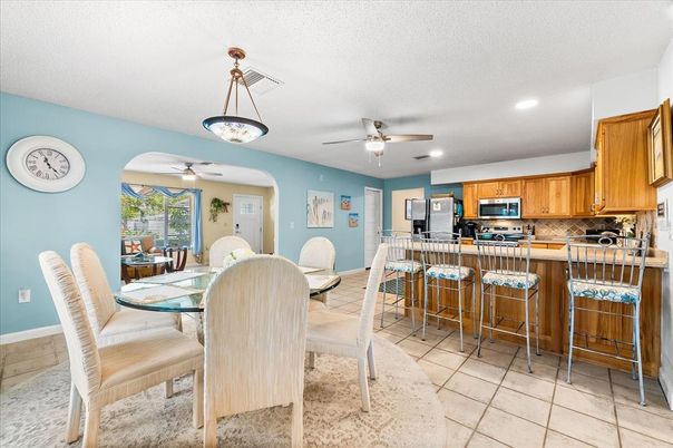 Dining room, Interior, Kitchen, Recessed Lighting, Stainless Steel Appliances
