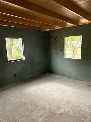 Empty room, Interior, Wooden Beams, Wooden Ceilings