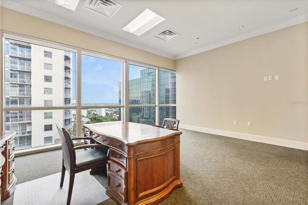 Home Office, Interior