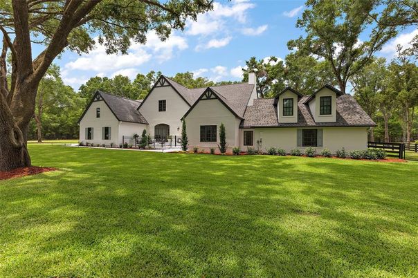 Backyard, Exterior, Facade, Farmhouse