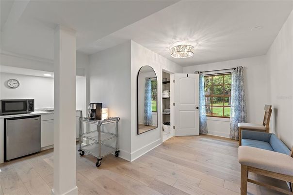 Interior, Recessed Lighting, Wood Texture Flooring