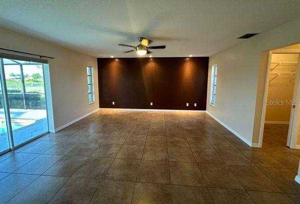 Empty room, Interior, Recessed Lighting