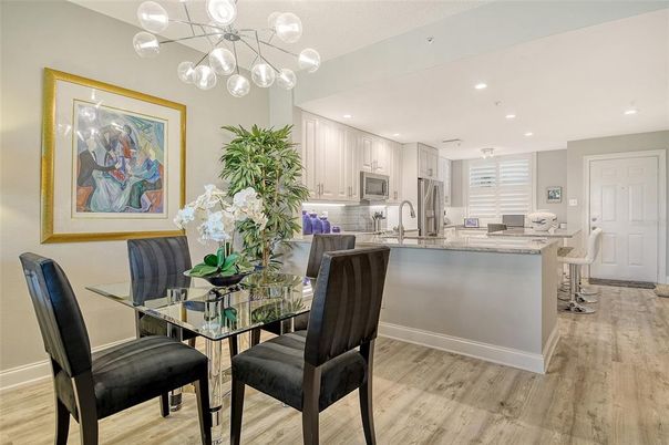 Dining room, Interior, Kitchen, Pendant Lights, Recessed Lighting, Wood Texture Flooring