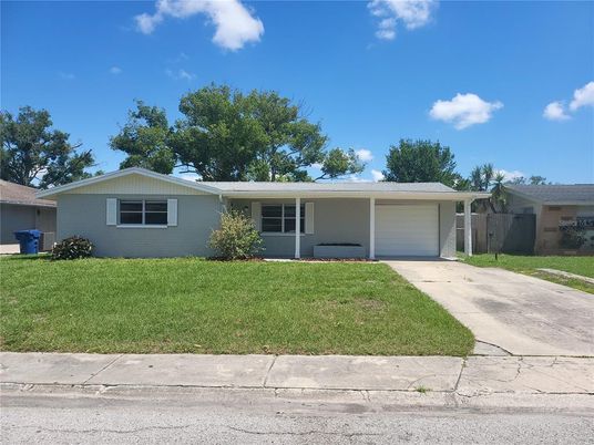 Attached, Exterior, Facade, Ranch