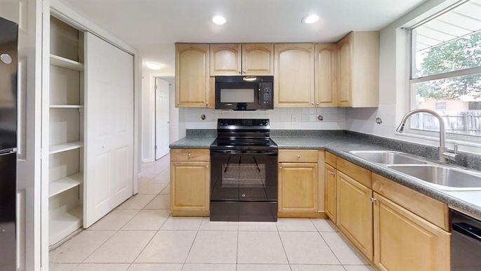 Interior, Kitchen, Recessed Lighting