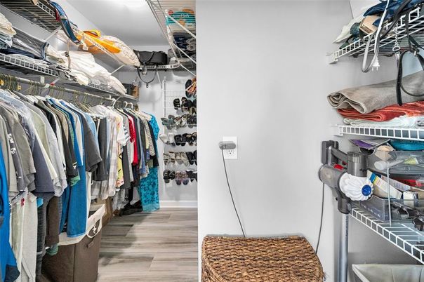 Interior, Walk-in Closets, Wood Texture Flooring