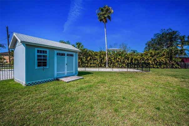 Backyard, Exterior
