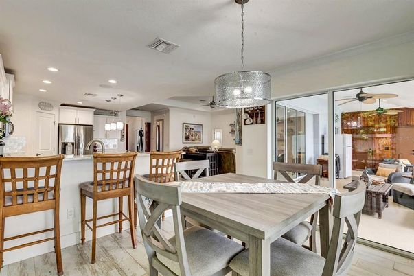 Dining room, Interior, Kitchen, Pendant Lights, Recessed Lighting, Stainless Steel Appliances
