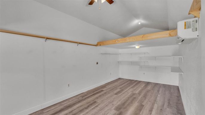 Empty room, Interior, Wooden Beams, Wood Texture Flooring