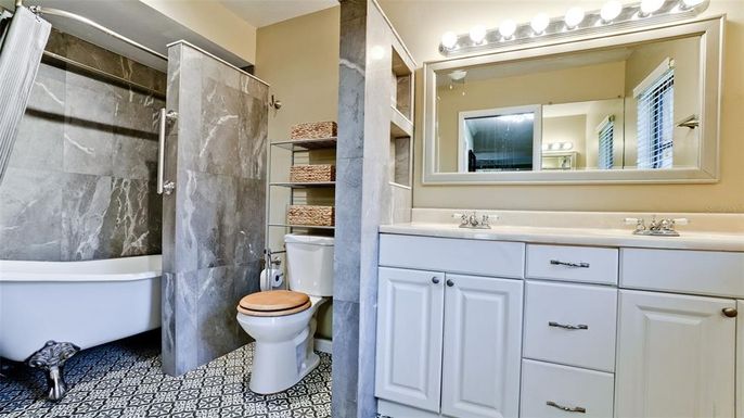 Bathroom, Dual Sink Vanities, Interior