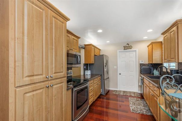 Interior, Kitchen, Recessed Lighting, Wood Texture Flooring