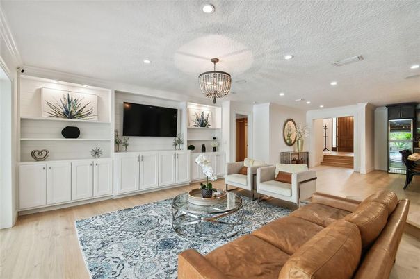 Chandelier, Interior, Living room, Recessed Lighting, Wood Texture Flooring
