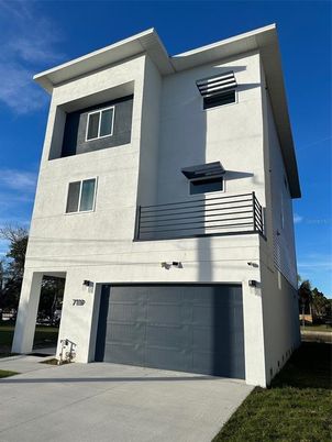 Attached, Exterior, Facade, Modern