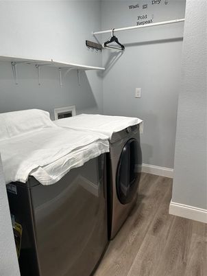Interior, Washer, Wood Texture Flooring