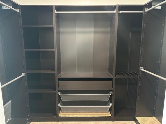 Interior, Walk-in Closets