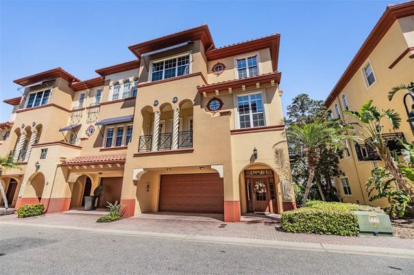 Attached, Exterior, Facade, Mediterranean