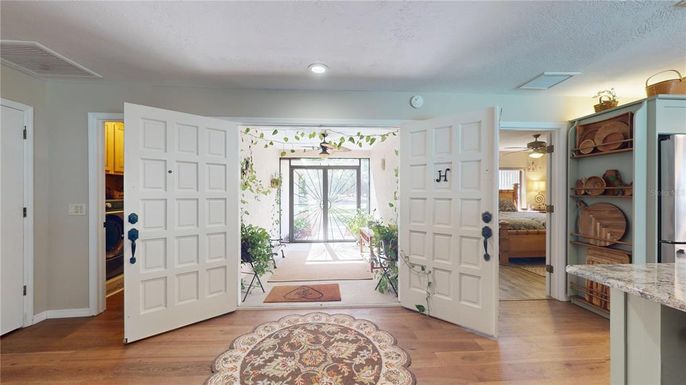 Interior, Recessed Lighting, Wood Texture Flooring