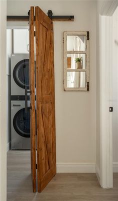 Interior, Washer, Wood Texture Flooring