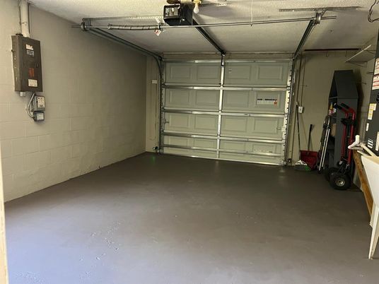 Garage, Interior