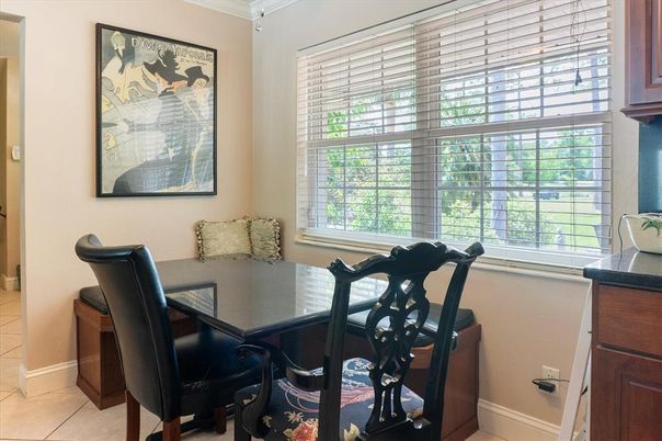 Dining room, Interior