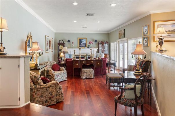 Interior, Recessed Lighting, Wood Texture Flooring
