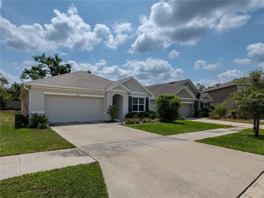 Attached, Exterior, Facade, Ranch