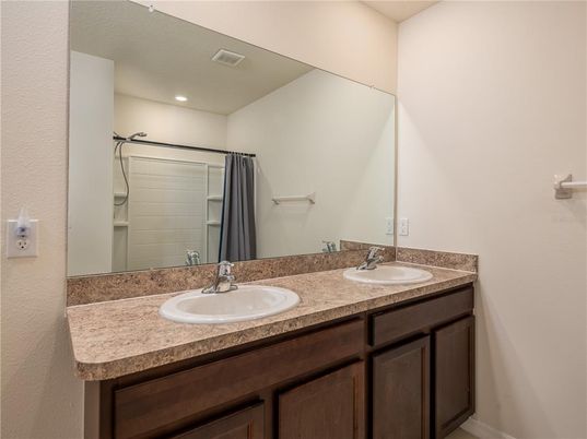 Bathroom, Dual Sink Vanities, Interior, Recessed Lighting