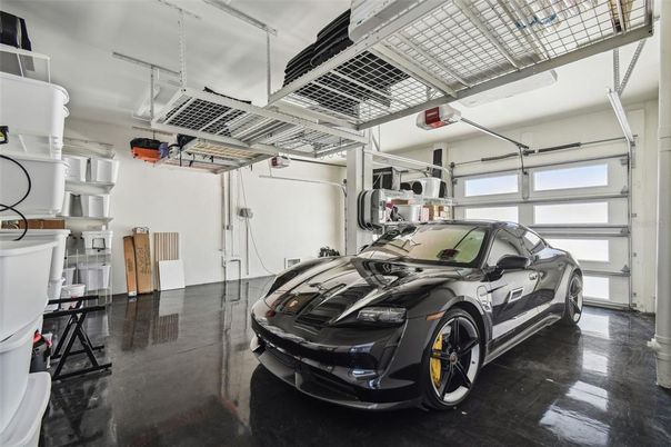 Garage, Interior