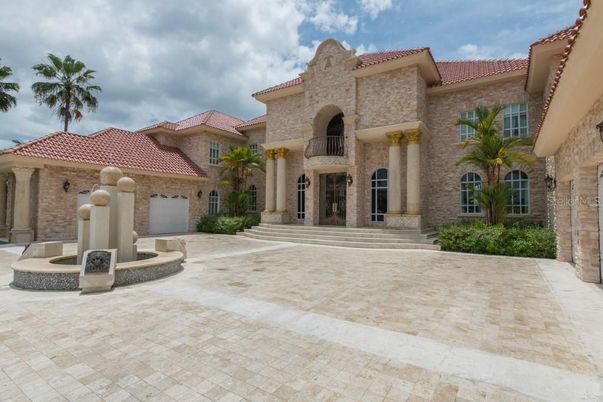 Attached, Exterior, Facade, Mediterranean