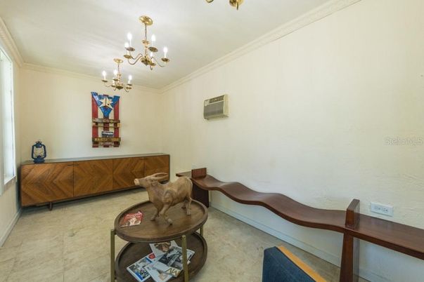 Chandelier, Interior
