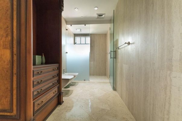 Bathroom, Interior, Recessed Lighting