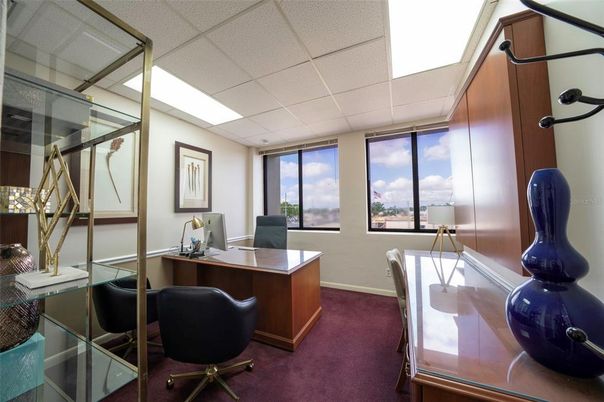 Home Office, Interior