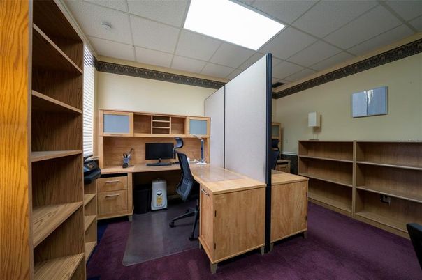 Home Office, Interior