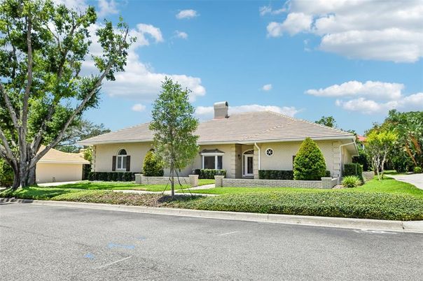 Exterior, Facade, Ranch