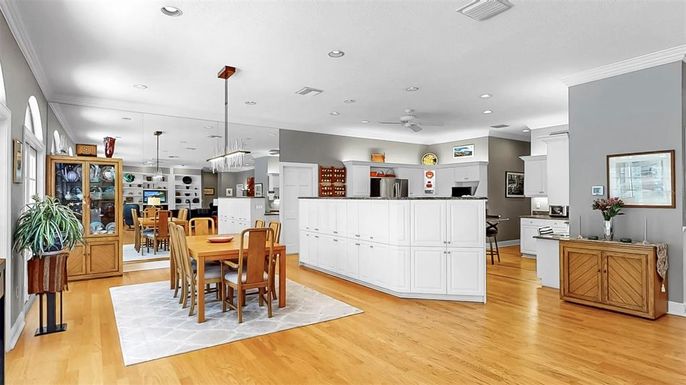 Dining room, Interior, Kitchen, Pendant Lights, Recessed Lighting, Wood Texture Flooring