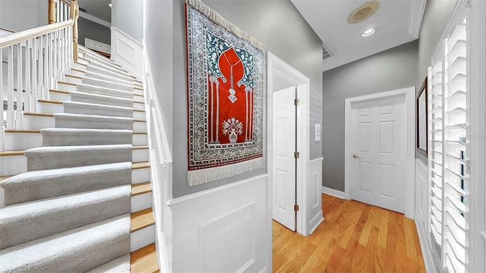 Interior, Recessed Lighting, Wood Texture Flooring