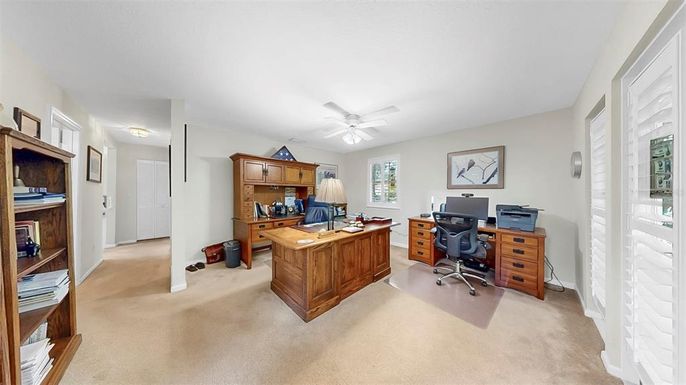 Home Office, Interior